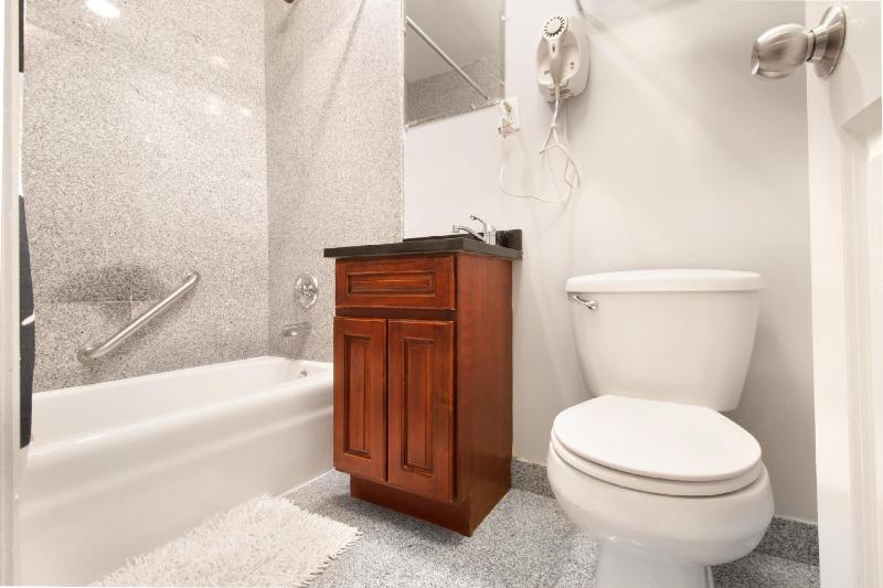 Economy Room with Shared Bath image 3