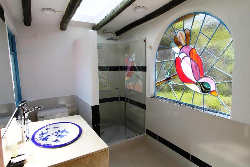 ApartaSuites Arcoiris - image 50