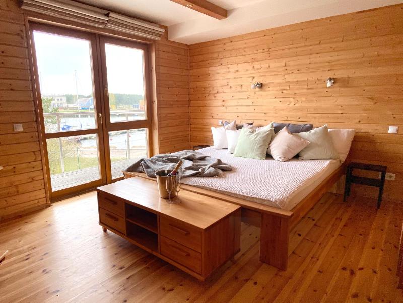 Family Suite with Balcony image 2