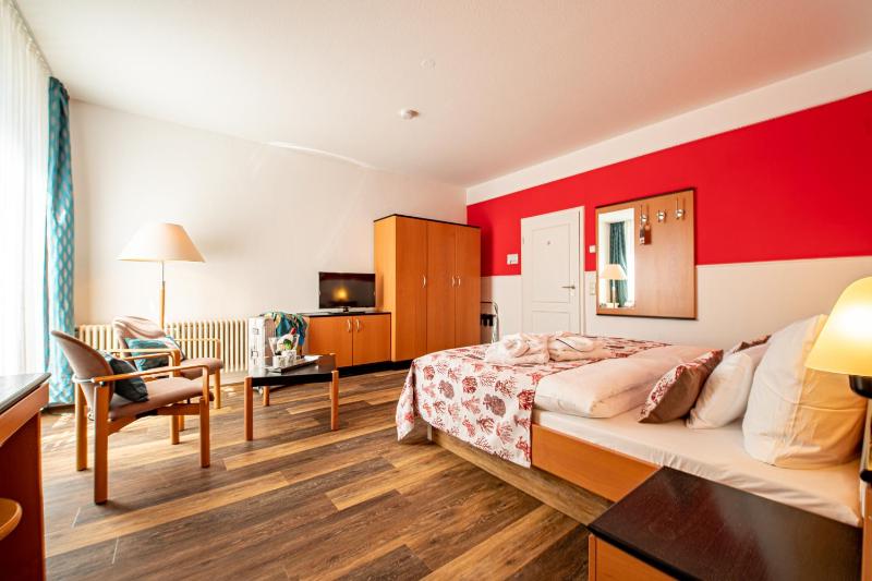 Double Room image 1
