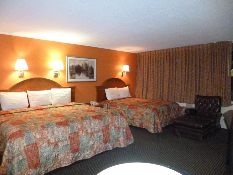 Deluxe Double Room with Two Double Beds image 4