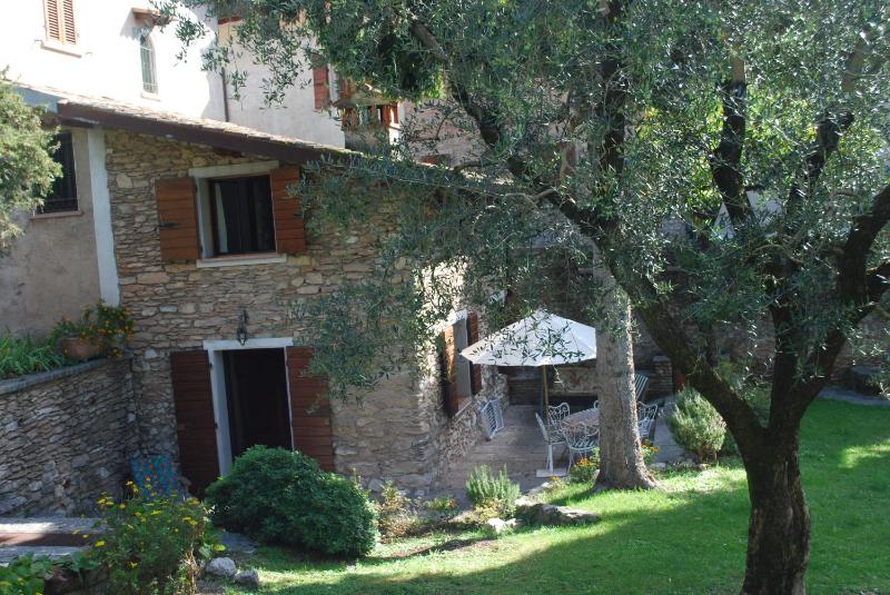 Apartment with Mountain View image 4