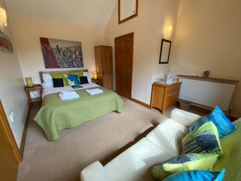 Double Room with Private Bathroom image 3