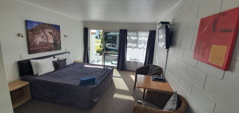 Accent On Taupo Motor Lodge - image 24