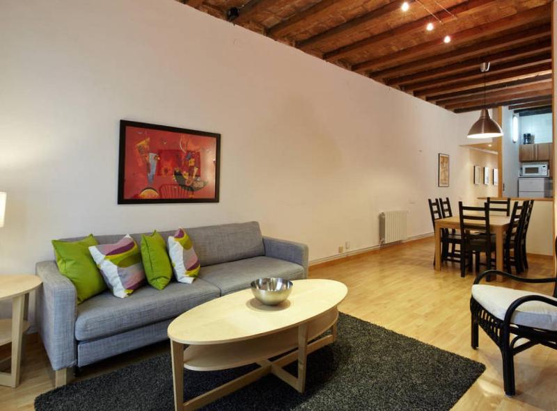 Beautiful apartment in Eixample - image 1