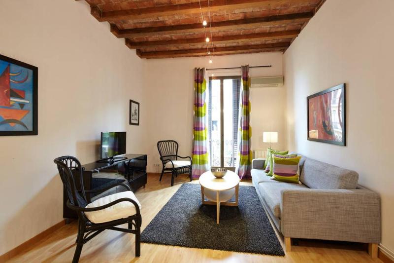 Beautiful apartment in Eixample - image 11