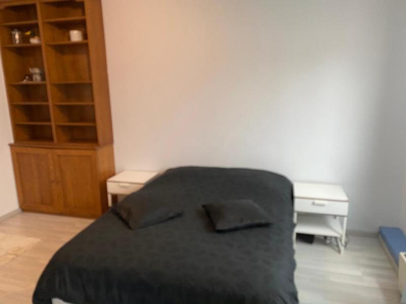 One-Bedroom Apartment image 4