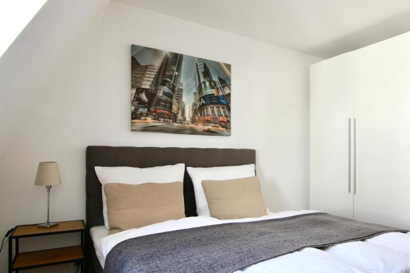 Studio Apartment image 3