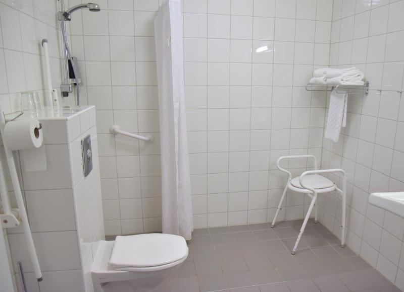 Twin Room - Disability Access image 3