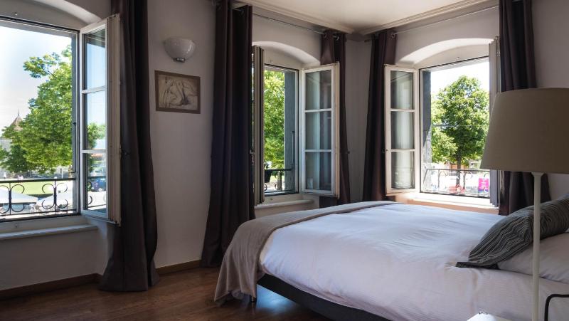 Double Room with View image 4