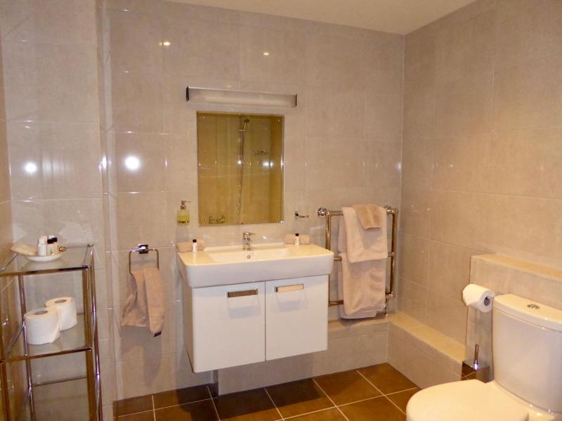 Double Room with Garden View image 3