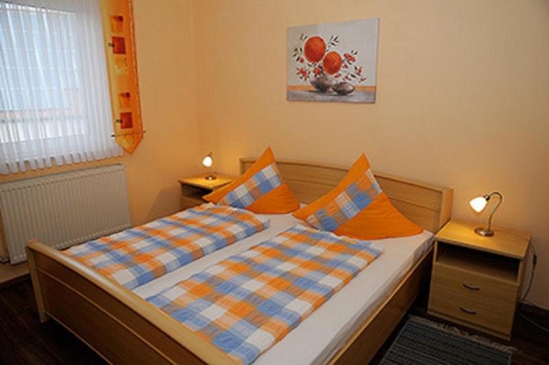 Double Room with Balcony image 4