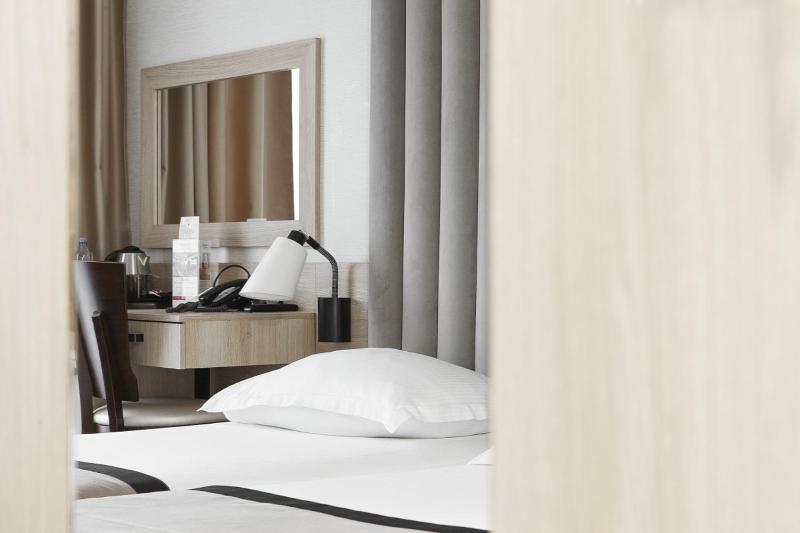 Premium Double Room image 3