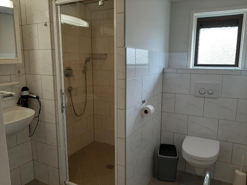 Standard Triple Room image 2