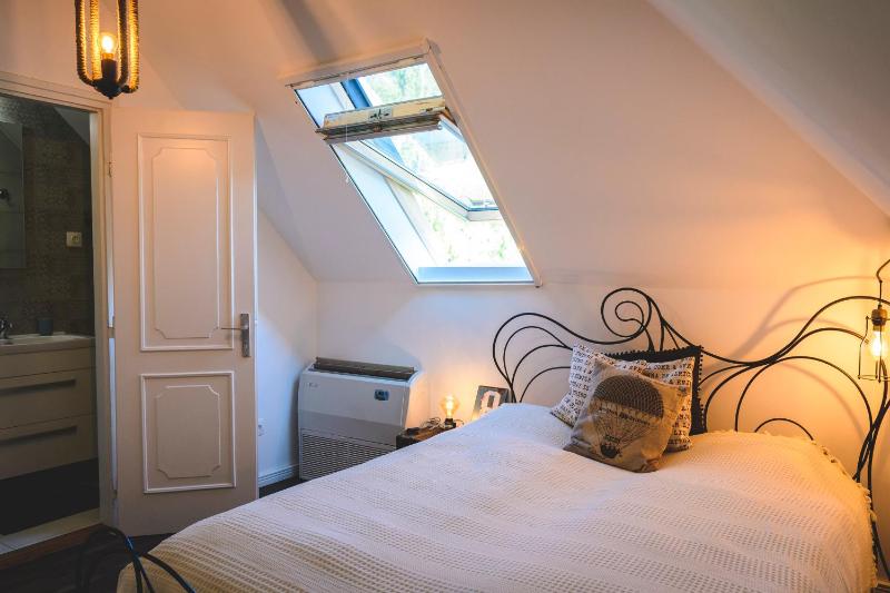 Double Room image 1