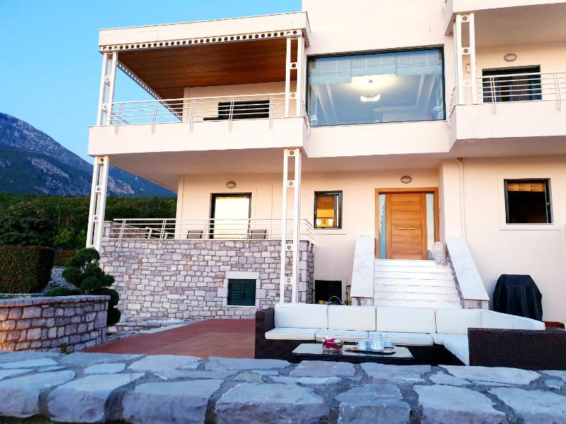 Elaianthos - image 43