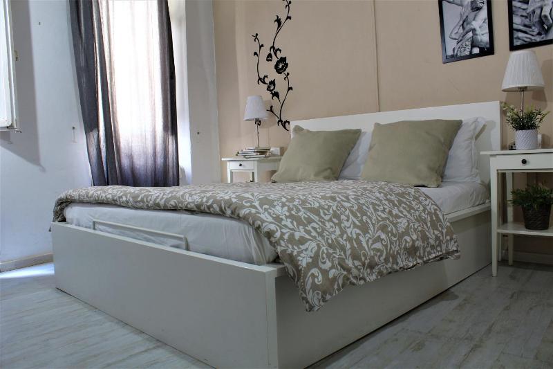 One-Bedroom Apartment image 2