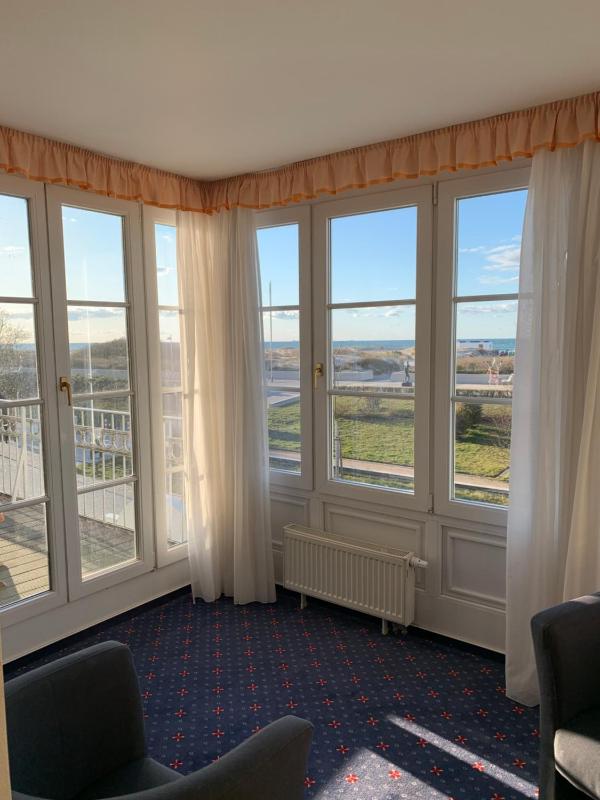 Apartment with Sea View image 3