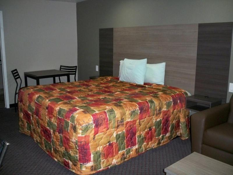 King Room image 3