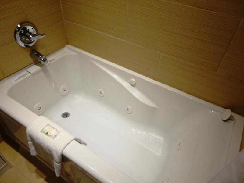 King Suite - Non-Smoking image 2