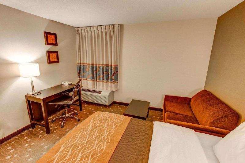 Comfort Inn Pittsburgh Crafton - image 7