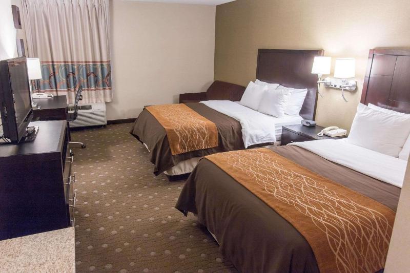 Double Room with Two Double Beds - Non-Smoking image 3