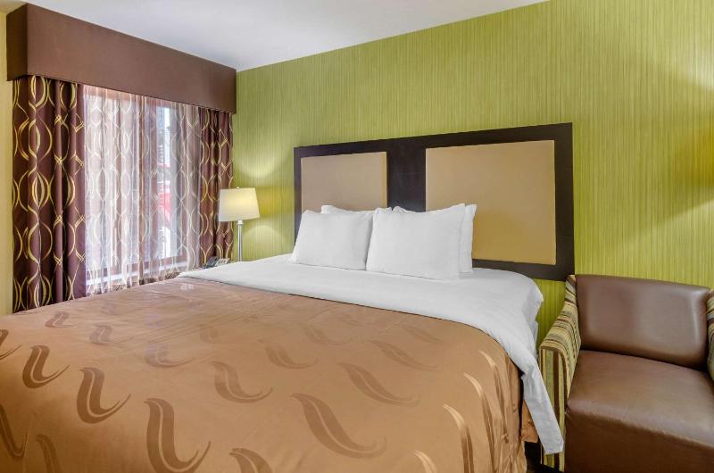 King Room - Non-Smoking image 2