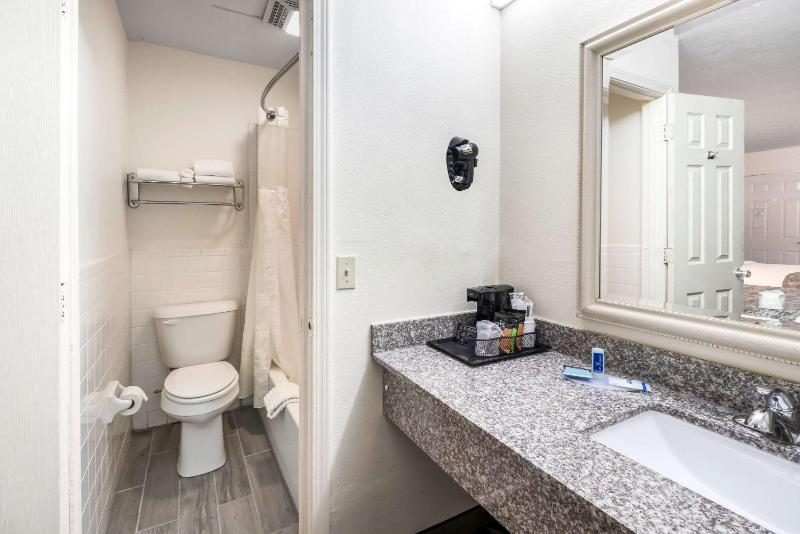 Double Room with Two Double Beds - Non-Smoking image 2