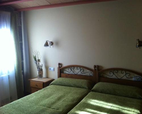 Twin Room image 2