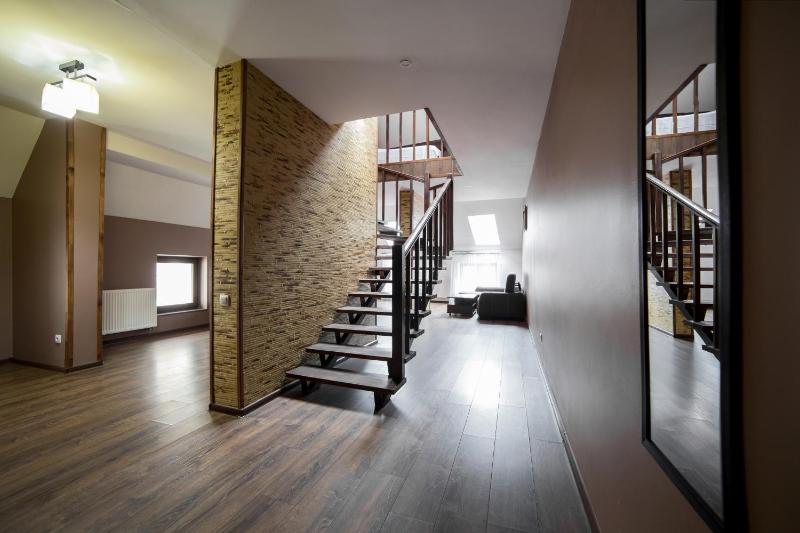 One-Bedroom Apartment image 2