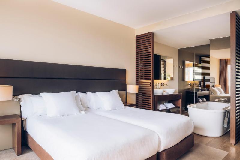 Double Room image 4