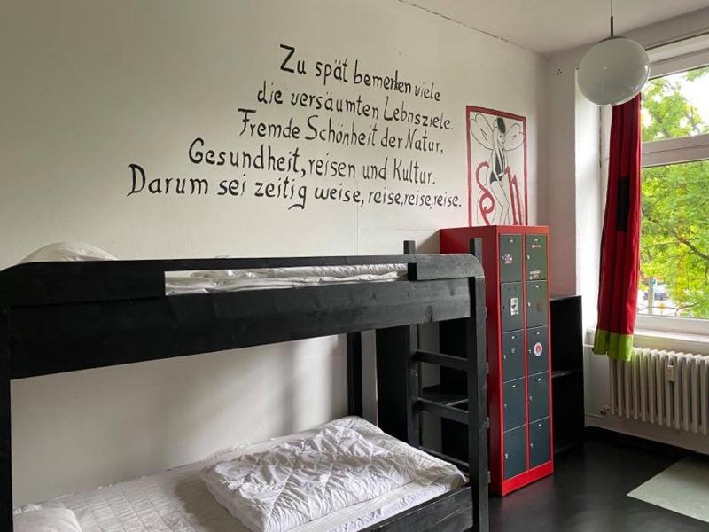 Bed in 8-Bed Dormitory Room image 4