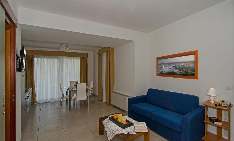 One-Bedroom Apartment image 3