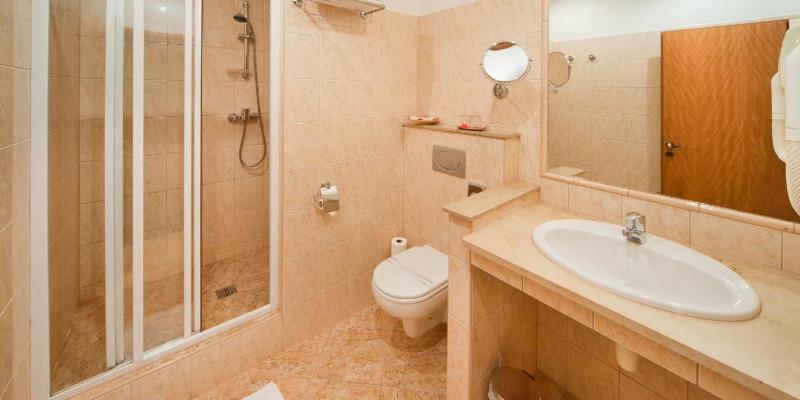 Double Room image 3