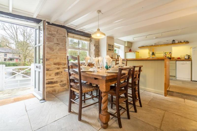 Rose in Vale Cottage - image 22