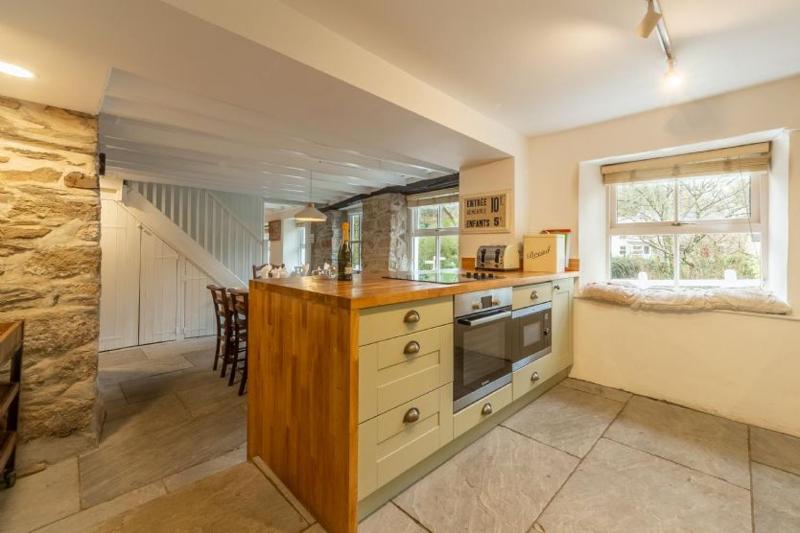 Rose in Vale Cottage - image 34