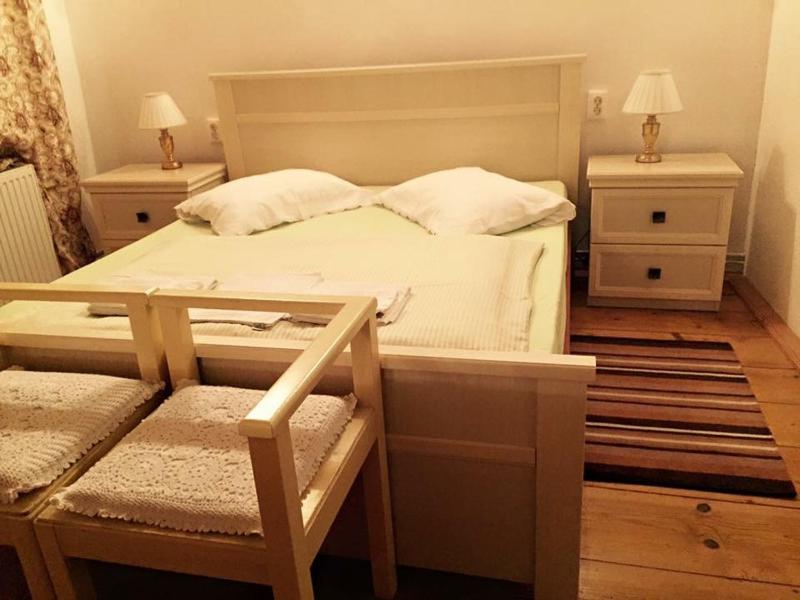 Double Room with Private Bathroom image 1