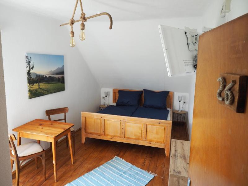 Double Room with Private Bathroom image 1
