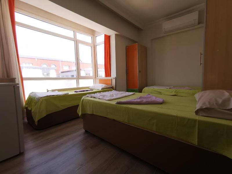 Basic Triple Room image 2
