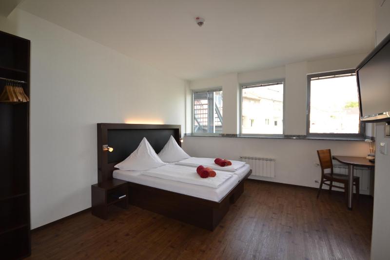 Triple Room image 2