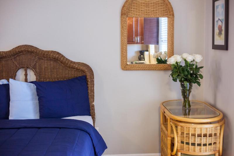 Riptide Oceanfront Hotel - image 12