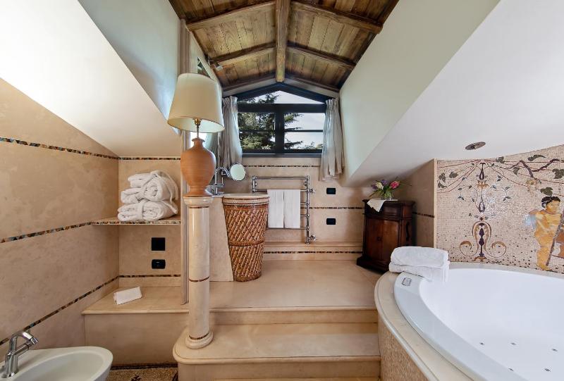 Suite image 4