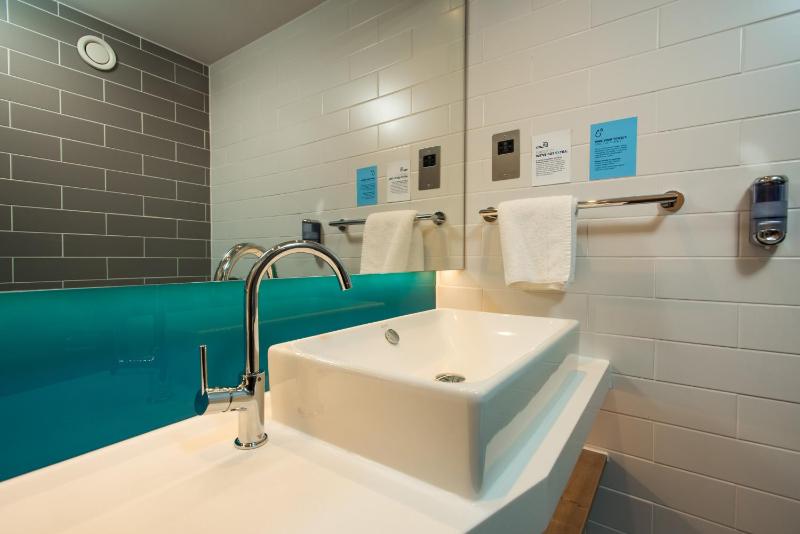 Standard Room with Free Hot Breakfast image 3