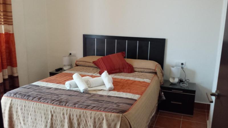 Double Room with Shared Bathroom image 2