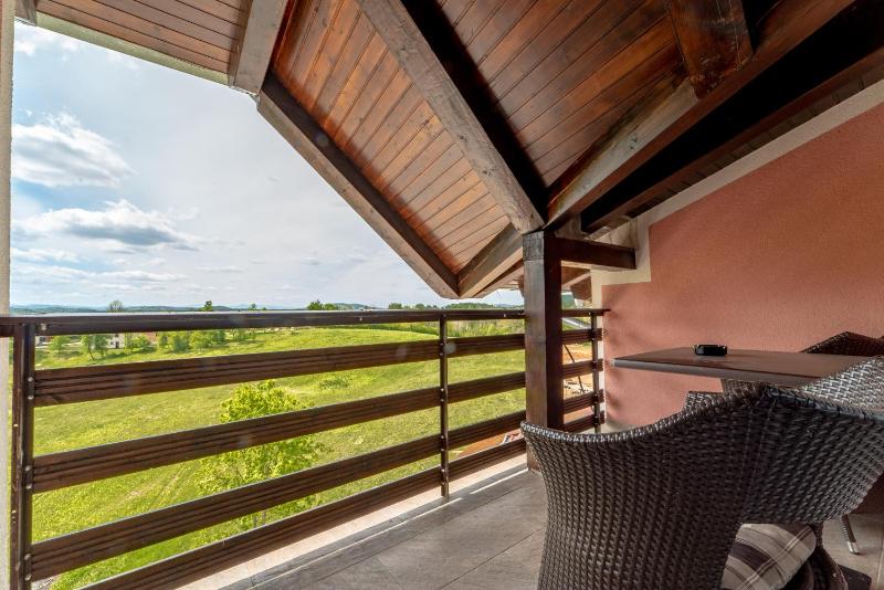 Deluxe Suite with Balcony image 4