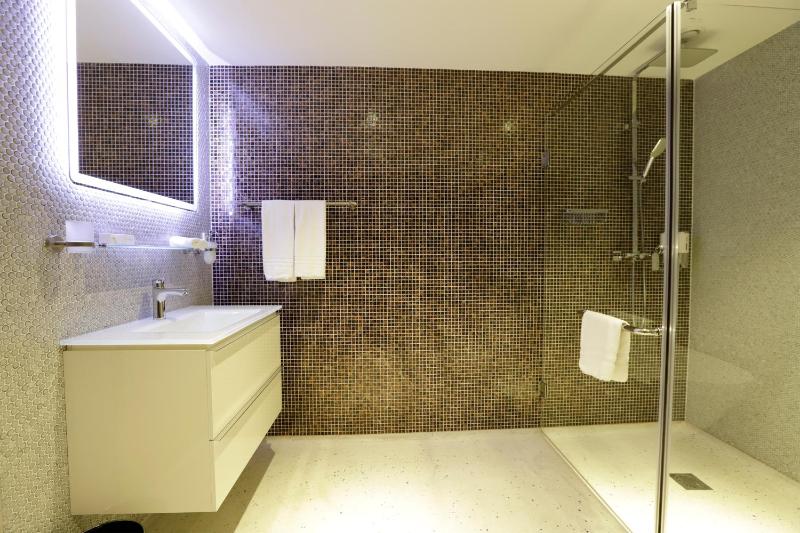 Standard Double Room image 4