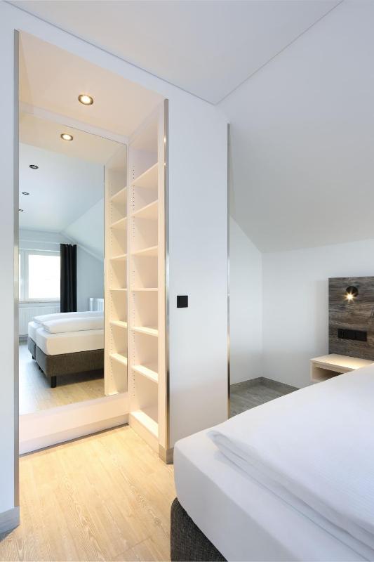 Two-Bedroom House image 4