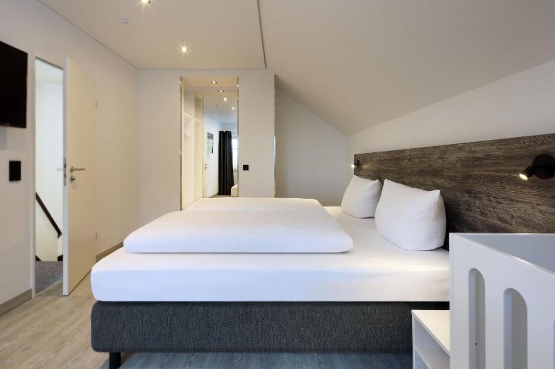 Two-Bedroom House image 3
