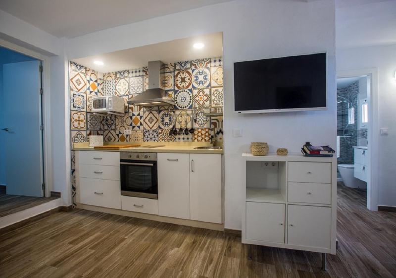 Two-Bedroom House image 2