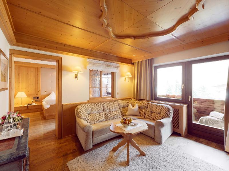 Superior Double Room with Mountain View image 3
